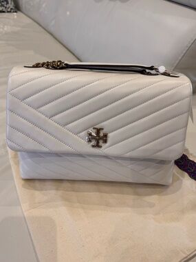 [NWT ]Tory Burch - Kira Chevron Shoulder bag in Ivory